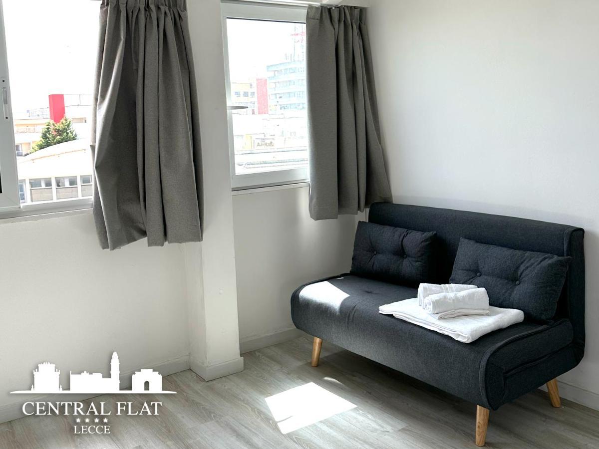 شقة Lecce Central Flat - Attico Con Patio E Parcheggio Privato المظهر الخارجي الصورة