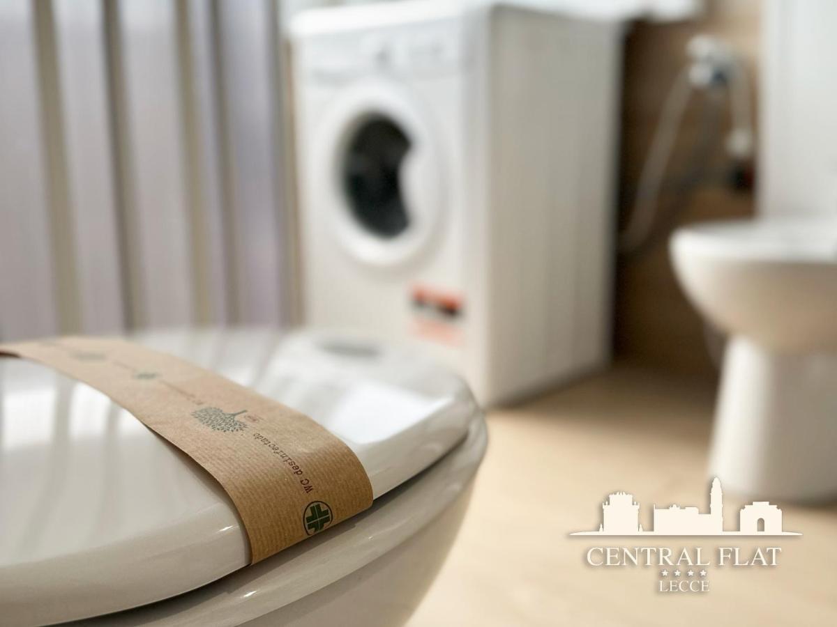 شقة Lecce Central Flat - Attico Con Patio E Parcheggio Privato المظهر الخارجي الصورة