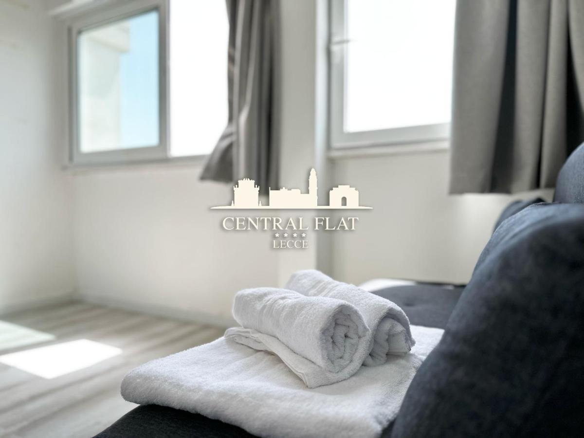 شقة Lecce Central Flat - Attico Con Patio E Parcheggio Privato المظهر الخارجي الصورة